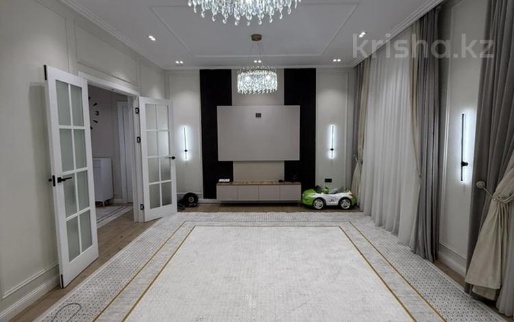 4-комнатная квартира · 133 м² · 5/7 этаж, 27-й мкр 48 за 63.9 млн 〒 в Актау — фото 2