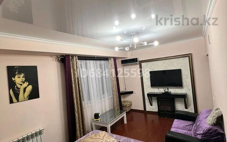1-комнатная квартира · 70 м² · 6/9 этаж, Тауке хана 33/3 — Тауке хана Кунаева за 15 000 ₸ в Шымкенте, Аль-Фарабийский р-н — фото 8