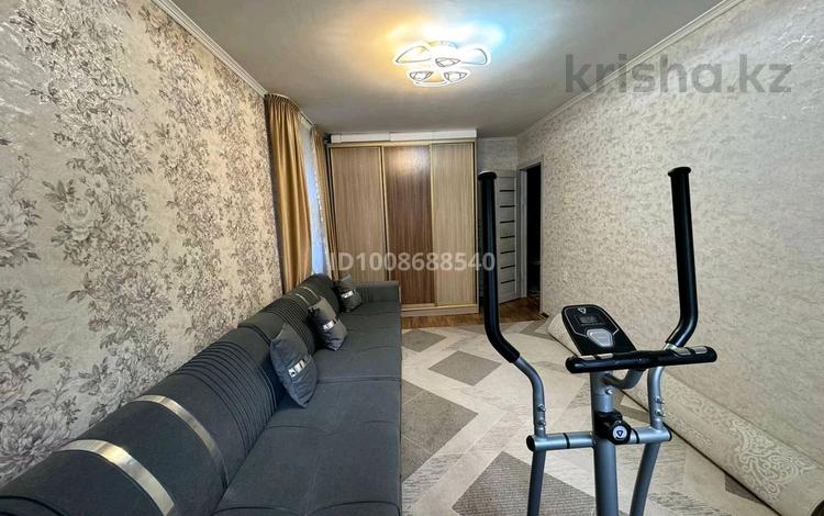 3-бөлмелі пәтер · 63 м² · 1/5 қабат, Металлургов 26/1, бағасы: 15 млн ₸ в Темиртау — фото 2