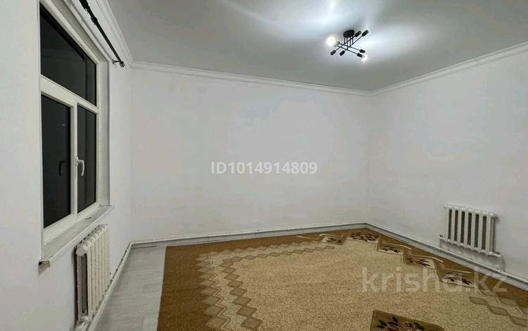 Отдельный дом · 2 комнаты · 50.5 м² · 10 сот., С.о. Аксуатский, село Ж.Махамбетов, улица Каратаева 39 за 10.2 млн ₸ в  — фото 9