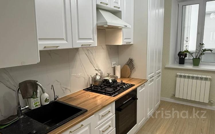 4-бөлмелі пәтер · 110 м² · 4/5 қабат, Алтын орда ш/а., бағасы: 46 млн ₸ в Актобе, мкр. Алтын орда — фото 2