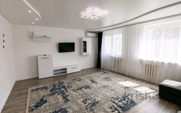 3-бөлмелі пәтер · 70 м² · 3/5 қабат, 10 микрорайон 9, бағасы: 24 млн ₸ в Аксае — фото 2