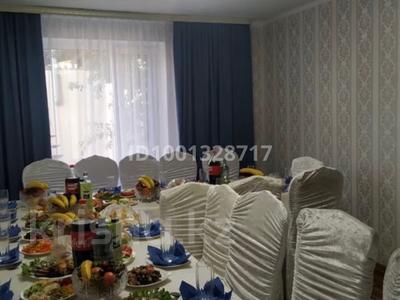 Дом · 6 комнат · 200 м², ул. Акын-Сара 261 — ул. Сланова за 70 000 〒 в Талдыкоргане