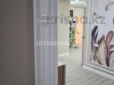 3-комнатная квартира · 100 м² · 3/3 этаж, Абубакира Кердери 104 за 55 млн ₸ в Уральске