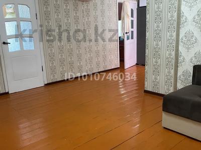 Жеке үй · 4 бөлме · 120 м² · 15 жүзд., Жүнісбек ата 38 — Үй Атбұлақ ауылында Рабаттан 5 км жерде Жүнісбек ата көшесі 38 үй бау-бақша,гараж,қора, уй жағдайы жасалған мешіттің маңайында, бағасы: 20 млн ₸
