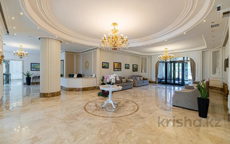 5-комнатная квартира, 200 м², 4/6 этаж, Шарля де Голля 9 за 345 млн 〒 в Астане, Алматы р-н — фото 9