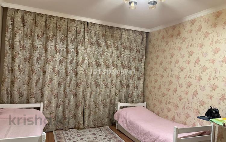 2-бөлмелі пәтер · 72 м² · 7/11 қабат, Таугүл-1 ш/а., Сулейменова 24а, бағасы: 400 000 ₸ в Алматы, Ауэзовский р-н — фото 2