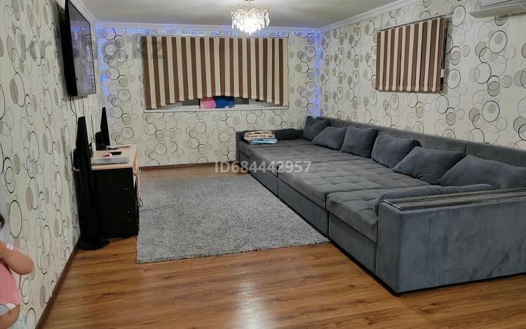 Отдельный дом • 6 комнат • 250 м² • 8 сот., мкр Самал-1, Самал-1 еркиндык 48 — По Казиева улица Еркиндык 48. Ориентир ресторан Гранд Прага и Грамад по Казиева. за 80 млн 〒 в Шымкенте, Абайский р-н — фото 2