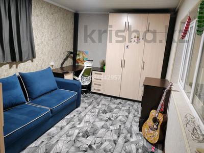 Отдельный дом · 6 комнат · 250 м² · 8 сот., мкр Самал-1, Самал-1 еркиндык 48 — По Казиева улица Еркиндык 48. Ориентир ресторан Гранд Прага и Грамад по Казиева. за 63 млн 〒 в Шымкенте, Абайский р-н