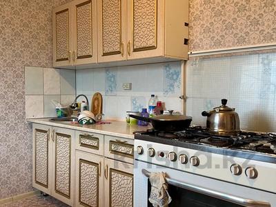 Продажа домов и дачи в Актюбинской обл.: Отдельный дом · 7 комнат · 147 м² · 7 сот., С/к Хлебокомбинат 3 за 25 млн 〒 Отдельный дом · 7 комнат · 147 м² · 7 сот., С/к Хлебокомбинат 3 за 25 млн 〒 в Актобе