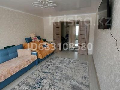 2-бөлмелі пәтер, 52 м², 2/5 қабат, Ауэзова, бағасы: 18.5 млн 〒 в Щучинске