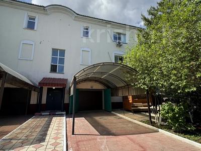 4-комнатная квартира, 180 м², Кабанбай батыра 16 за 118 млн 〒 в Астане, Есильский р-н