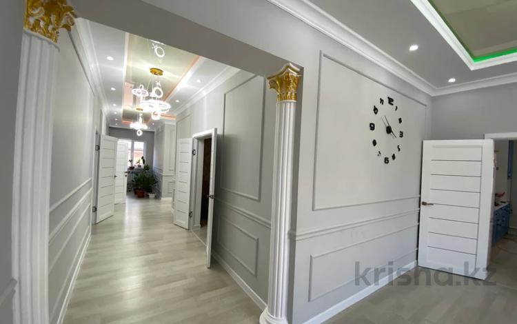 Отдельный дом · 4 комнаты · 210 м² · 10 сот., Мкр. Кокарна 34 за 38.2 млн ₸ — фото 4