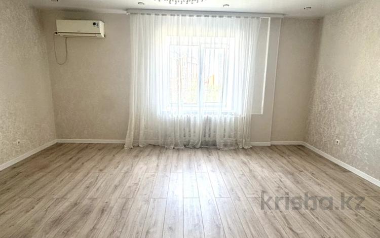 2-комнатная квартира · 69 м² · 3/5 этаж, мкр Жана Орда за 27 млн ₸ в Уральске — фото 2