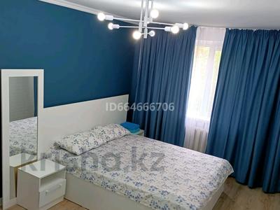 1-комнатная квартира, 40 м², 1/4 этаж по часам, Бауыржан Момышулы 4 за 1 500 〒 в Шымкенте