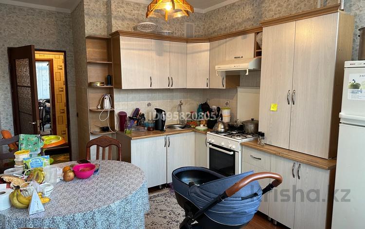 2-бөлмелі пәтер, 60 м², 1/5 қабат, мкр Кулагер 69 — Вдоль Арбата, напротив поликлиники, бағасы: 32.5 млн 〒 в Алматы, Жетысуский р-н — фото 2