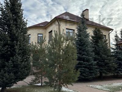 6-бөлмелі үй ай сайын, 700 м², 10 сот., Самал, бағасы: 1.8 млн 〒 в Уральске