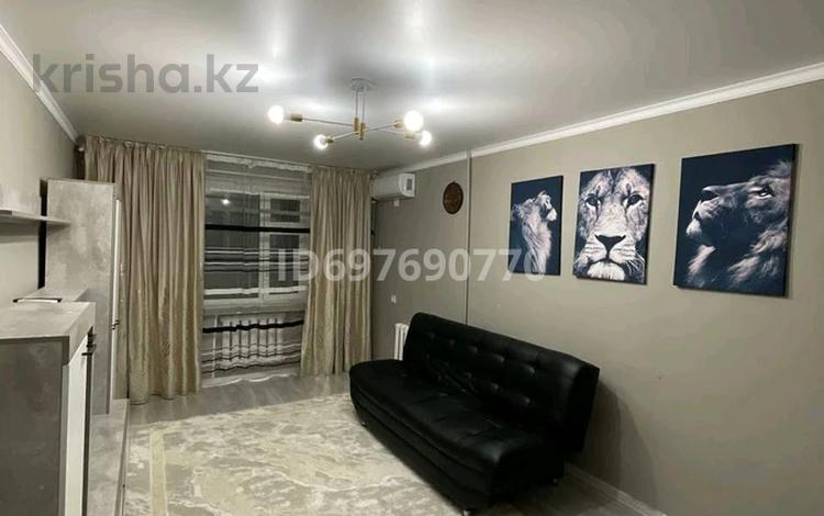 2-комнатная квартира · 60 м² · 3/5 этаж, Ильясова 18 — В центре города , ТД Жайна ,Площадь,Гор Парк за 15 000 ₸ в  — фото 2
