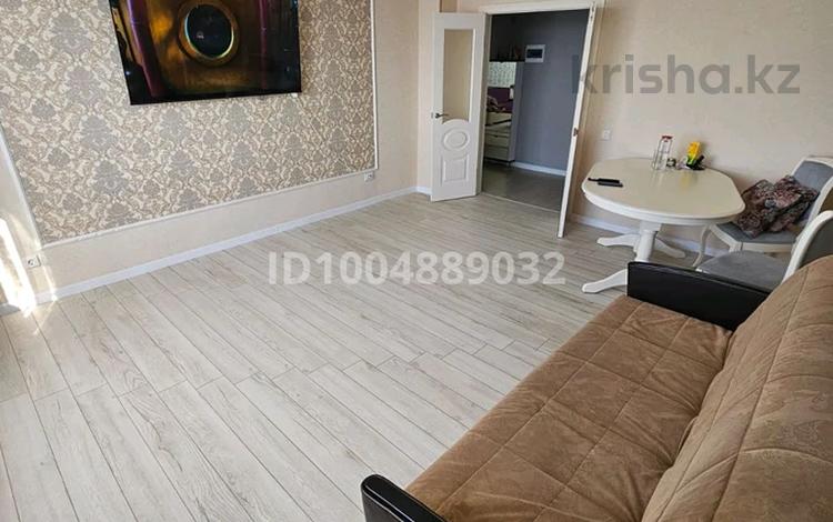 2-бөлмелі пәтер · 70 м² · 14/17 қабат, мкр Городской Аэропорт, Бауыржана Момышулы 24, бағасы: 30.2 млн ₸ в Караганде, Казыбек би р-н — фото 2