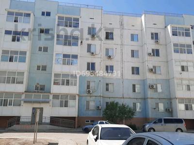 2-комнатная квартира, 55 м², 3/5 этаж помесячно, мкр Нурсая, Проезд 2 1 за 150 000 〒 в Атырау, мкр Нурсая