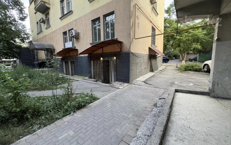 Еркін, кеңселер, дүкендер мен бутиктер, қоймалар, сұлулық салондары, монша, қонақ үй және демалыс орындары, фитнес және спорт, медорталықтар мен дәріханалар, білім орталықтары, ойын-сауық, конференц-залдар, кабинеттер және жұмыс орындары, студиялар · 80 м², бағасы: 600 000 ₸ в Алматы, Алмалинский р-н — фото 2