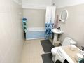 3-бөлмелі пәтер · 83.6 м² · 5/10 қабат, Алтын орда ш/а., бағасы: 28 млн ₸ в Актобе, мкр. Алтын орда — фото 11