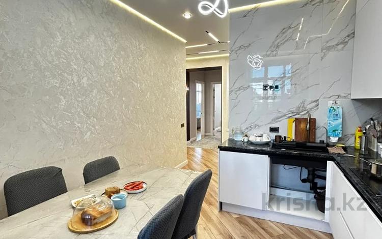 3-бөлмелі пәтер · 90 м² · 10/13 қабат, мкр Юго-Восток, Букетова 3, бағасы: 57 млн ₸ в Караганде, Казыбек би р-н — фото 2