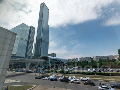 Еркін, медорталықтар мен дәріханалар · 245.5 м², бағасы: 320 млн ₸ в Астане, Есильский р-н