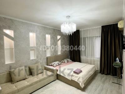 1-бөлмелі пәтер · 40 м² · 1/5 қабат, 3-й микрорайон, 3-й микрорайон 4а — ТЦ-БАЯНСУЛУ, бағасы: 2 500 〒 в Шымкенте, Туран р-н