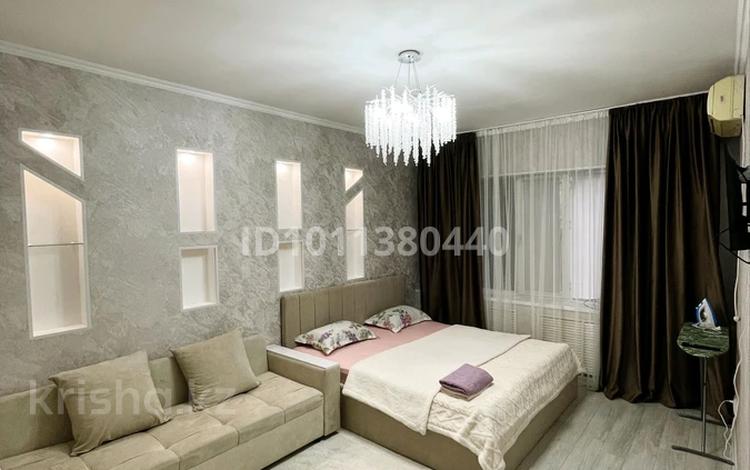 1-бөлмелі пәтер · 40 м² · 1/5 қабат, 3-шағынаудан — ТЦ-БАЯНСУЛУ, бағасы: 2 500 ₸ в Шымкенте, Туран р-н — фото 2