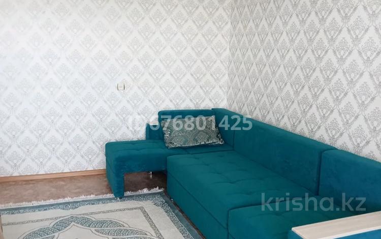 2-комнатная квартира, 51 м² посуточно, Карбышева 22 за 8 500 〒 в Усть-Каменогорске — фото 2