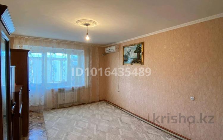 3-бөлмелі пәтер · 59 м² · 3/5 қабат, Тулебаева — ДВД , отдел охраны, педколледж, мечеть Айтбая, бағасы: 150 000 ₸ в  — фото 2