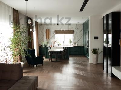 Отдельный дом · 4 комнаты · 220 м², мкр Нурсая-3 17 за 1.7 млн 〒 в Атырау