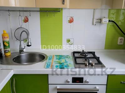 3-комнатная квартира · 65 м² · 2/5 этаж, Ерубаева 49 — Нуркена за 18 000 ₸ в Караганде