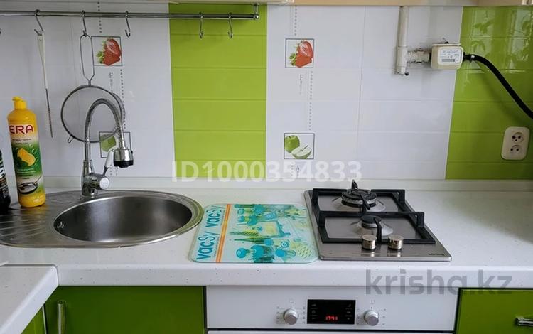 3-комнатная квартира · 65 м² · 2/5 этаж, Ерубаева 49 — Нуркена за 18 000 ₸ в Караганде — фото 5