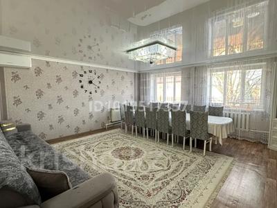 Отдельный дом · 4 комнаты · 250 м² · 8 сот., Радуга 74 — Район Келешек за 30 млн ₸ в Актобе, жилой массив Заречный-2
