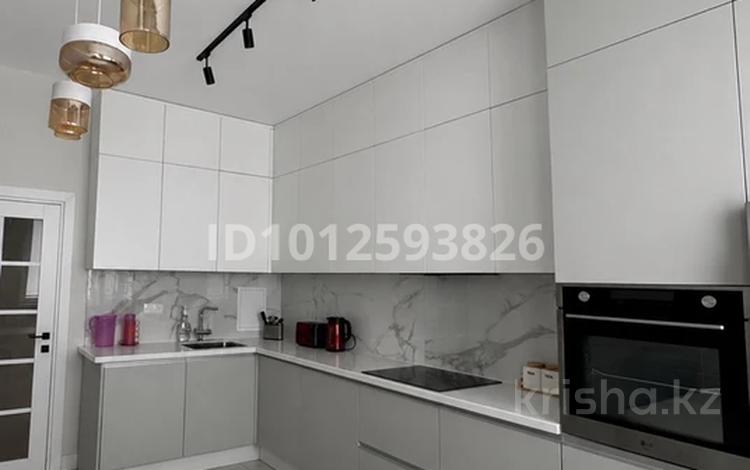4-бөлмелі пәтер · 132 м² · 7/15 қабат, 14-й мкр №84, бағасы: 73 млн ₸ в Актау — фото 2