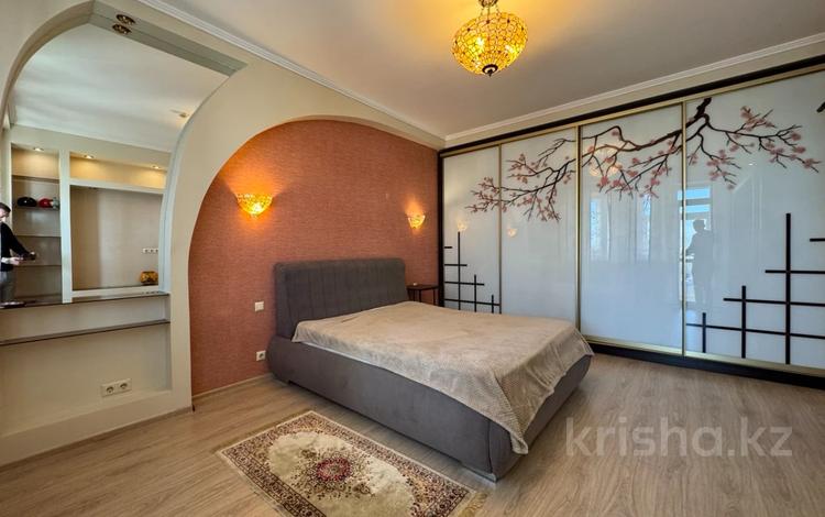 2-комнатная квартира · 65 м² · 8/14 этаж, Навои 70 — Навои - Жандосова за 300 000 ₸ в Алматы, Ауэзовский р-н — фото 13