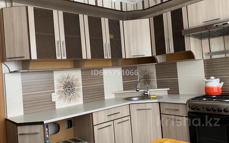 3-комнатная квартира · 66.7 м² · 4/5 этаж, 11 микрорайон 8 за 9 млн ₸ в Житикаре — фото 3