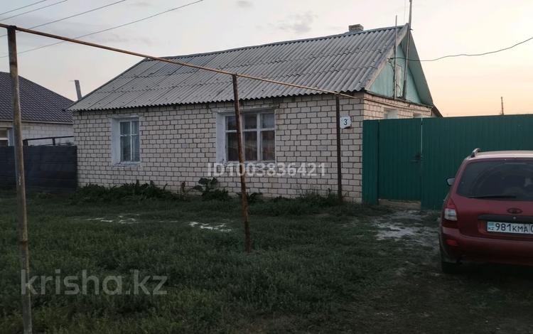 Жеке үй · 3 бөлме · 80 м² · 10.2 жүзд., Кызылтал.ул.Аксай 3 — Возле магазина Байтерек, бағасы: 11 млн ₸ — фото 2