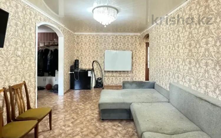 3-комнатная квартира · 57 м² · 2/5 этаж, 410 квартал 3 за 19 млн ₸ в Семее — фото 2