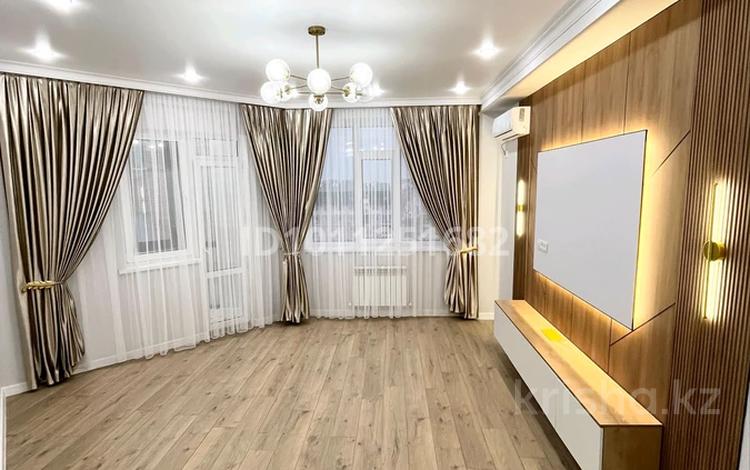 2-комнатная квартира · 70 м² · 7/9 этаж, мкр Нурсая, Султан Бейбарыс 437 за 36.5 млн 〒 в Атырау — фото 9