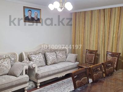 4-бөлмелі пәтер · 70 м² · 1/5 қабат, Момышулы 21 — Рядом 17 школы, бағасы: 200 000 〒 в Атырау