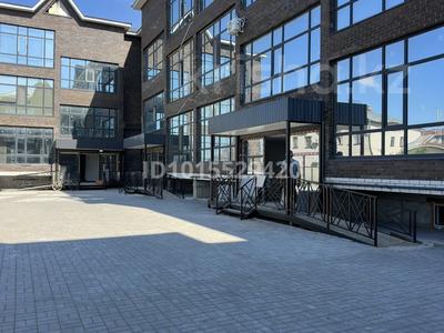 2-бөлмелі пәтер · 65 м² · 1/3 қабат, Тауелсиздик 35 — Алмалы, бағасы: 19.9 млн ₸ в Уральске