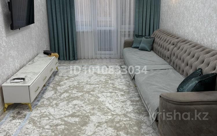 2-комнатная квартира · 58 м² · 4/5 этаж, мкр Акбулак 8 за 250 000 ₸ в Таразе — фото 2