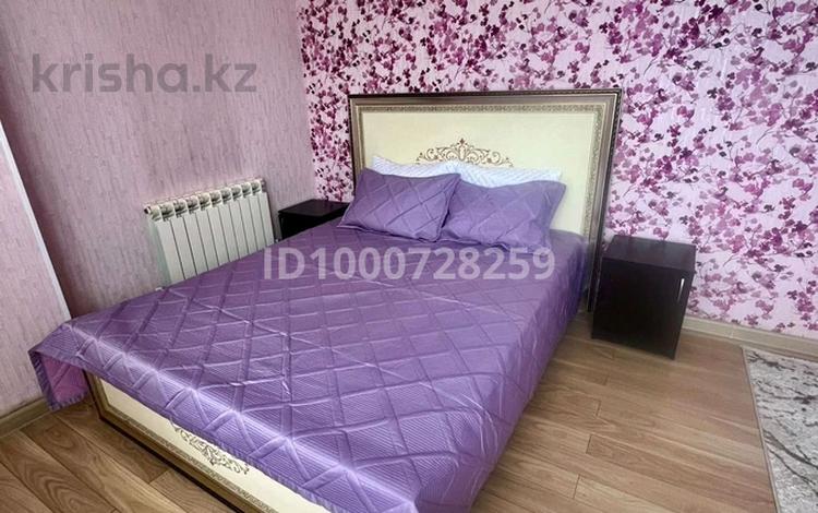 2-комнатная квартира · 100 м² · 3/9 этаж, мкр 11 за 12 000 ₸ в Актобе — фото 2