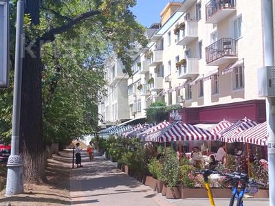 1-комнатная квартира · 37 м² · 2/4 этаж, Кабанбай батыра 79 — Тулебаева за 41.5 млн 〒 в Алматы, Медеуский р-н
