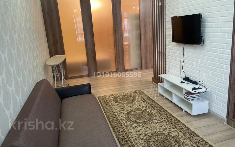 2-комнатная квартира · 56 м², Кабанбай батыра 9/2 за 350 000 ₸ в Астане, Нура р-н — фото 2