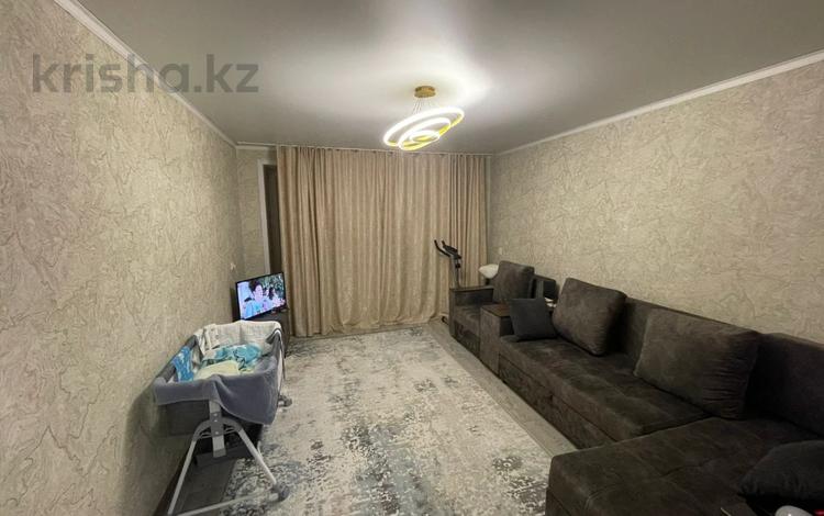 3-комнатная квартира · 60 м² · 4/5 этаж, Кабанбай Батыра 93 за 36 млн 〒 в Усть-Каменогорске — фото 3