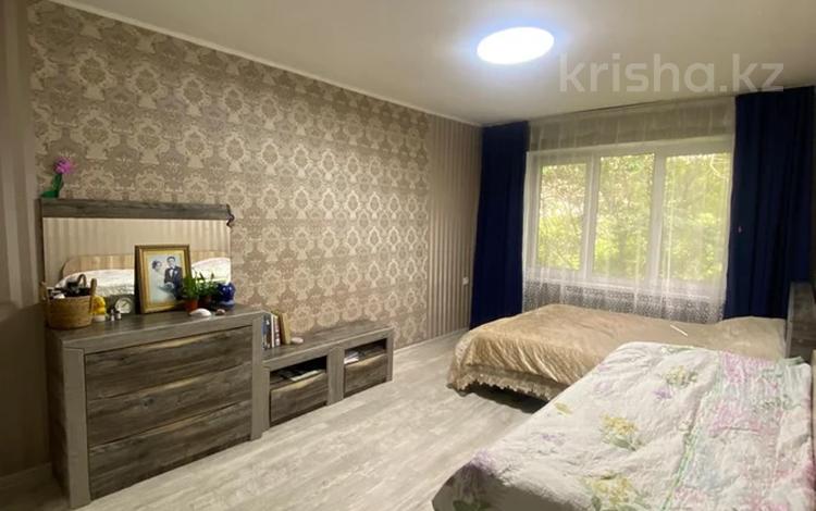 4-комнатная квартира · 75 м² · 4 этаж, мкр Коктем-1 10 за 56 млн ₸ в Алматы, Бостандыкский р-н — фото 2